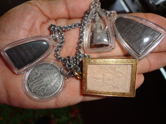 ฝากให้เช่าบูชาหลวงพ่อทวดวัดช้างให้และเหรียญ ร.5 แท้สนใจติดต่อโทร.088-745-4599