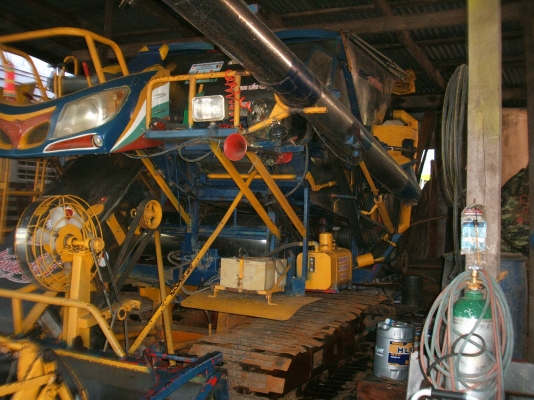 ขายด่วน รถเกี่ยวข้าว ไอ้หนุ่มไวไฟ อุ้ม 2.5 ตัน (เกษตรพัฒนา) ปี 49 เครื่องยนต์ 210 แรงม้า อีซูซุ ปั้มอิมตัน เบอร์ 22 ตัว 12 HT