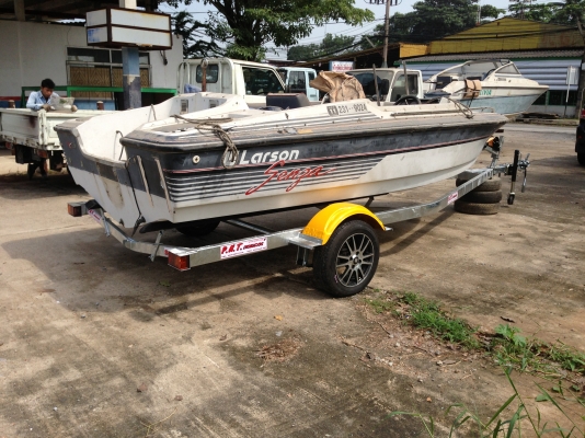 เทรลเลอร์สำหรับ เรือ 17 ฟุต จาก P. N. T. 089-1757535