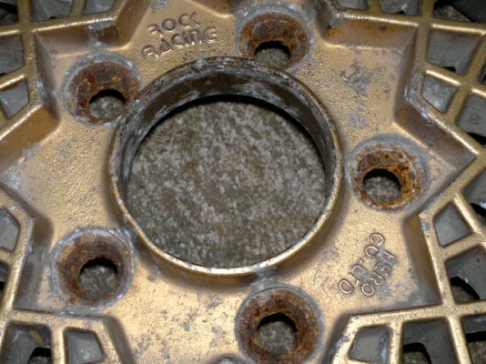 ---- ขาย ---- ล้อ 1 คู่.......2500