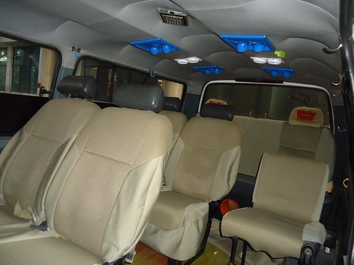 ขายด่วนรถตู้ Toyota hiace พร้อมใช้งาน