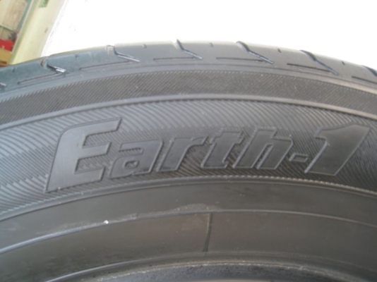 ขายเศษยาง yokohama earth-1 215/60r16 ปี10(1เส้น) (081-3747940)