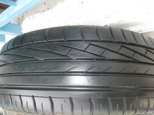 ขายเศษยาง goodyear excellence 195/65r15ปี11(1เส้น)(081-3747940)