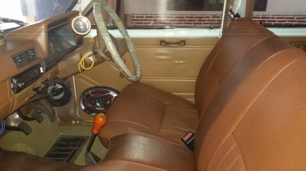 DATSUN 720 สี่ประตู