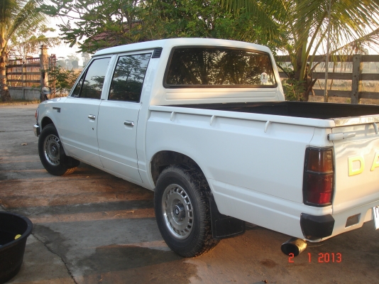 DATSUN 720 สี่ประตู