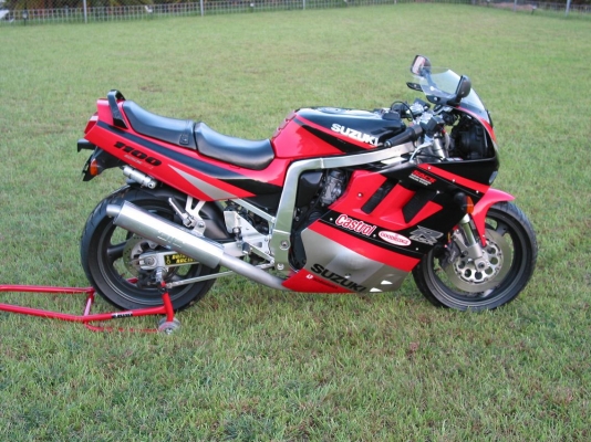 ขาย GSXR 1100 Slingshot หรือ แลก รถยนต์คลาสสิค