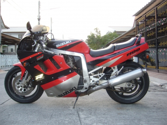 ขาย GSXR 1100 Slingshot หรือ แลก รถยนต์คลาสสิค