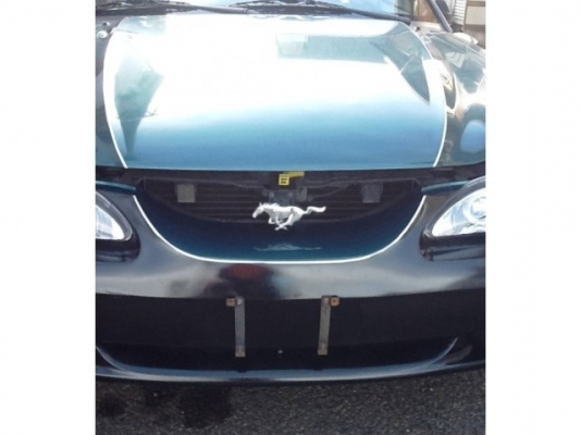 Ford Mustang รถแรง ขายถูก ๆ Ford Mustang รถแรง ขายถูก ๆ