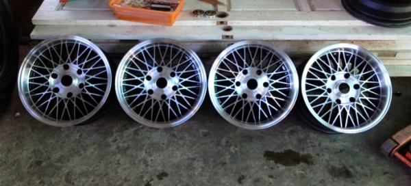 >>>ขายล้อลายรังผึ้งขอบ 16x7.5 ออฟ0 ใส่ 6 รูกระบะ สภาพสวยๆ ครับ<<<