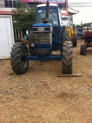 ขายรถไถ FORD 2 เพลา 8210 เก่านอก พร้อมทะเบียน 650,000 บาท สนใจติดต่อ : 089-5512032