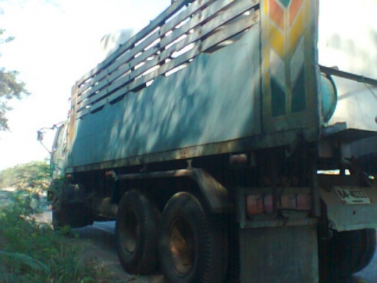 HINO FM 3H - 210 HP HO7C TURBO สิบล้อดั๊มพ์ 2 เพลา วางเครื่องใหม่แน่นดีแรงดีลงเล่มครบถูกต้อง หัวบางภายในเก๋งครบ พวงมาลัยเพาเวอร์ เบรคทริ๊ปฟี้ ช่วงล่างคัชซีสวยไม่บวมไม่มีแตก เอกสารทะเบียนภาษีเต็มไม่มีขาดพร้อมโอนครับ