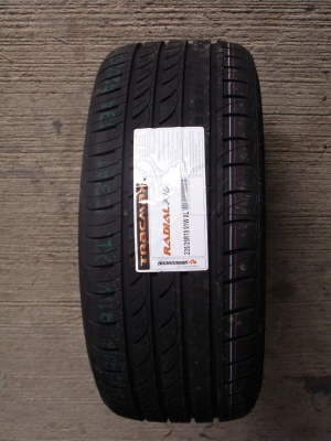ยาง 235 35 19 TRACMAX F 105 เส้นละ 3,600 บาทเอง... ยาง 235 35 19 TRACMAX F 105 เส้นละ 3,600 บาทเอง...