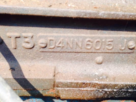 ขายรถไถFORD 77 - 1 เพลา  เลขเครื่อง T3 D4NN เลขเกียร์ C5NN ท้ายเบาะ C5NN รถสวยสภาพดีพร้อมใช้งาน อุปกรณ์ครบพร้อม มีใบมีดดันหน้า ผาน7สภาพดีมากพร้อมใช้งาน เอกสารซื้อขาย เครื่องแห้งแรงดี ระบบไฮดรอลิกส์ดี ยางหน้าหลังสภาพประมาณ 70\% ราคา 278,000