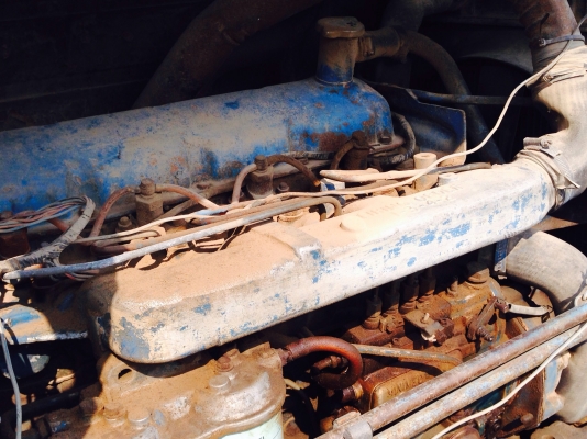 ขายรถไถFORD 77 - 1 เพลา  เลขเครื่อง T3 D4NN เลขเกียร์ C5NN ท้ายเบาะ C5NN รถสวยสภาพดีพร้อมใช้งาน อุปกรณ์ครบพร้อม มีใบมีดดันหน้า ผาน7สภาพดีมากพร้อมใช้งาน เอกสารซื้อขาย เครื่องแห้งแรงดี ระบบไฮดรอลิกส์ดี ยางหน้าหลังสภาพประมาณ 70\% ราคา 278,000