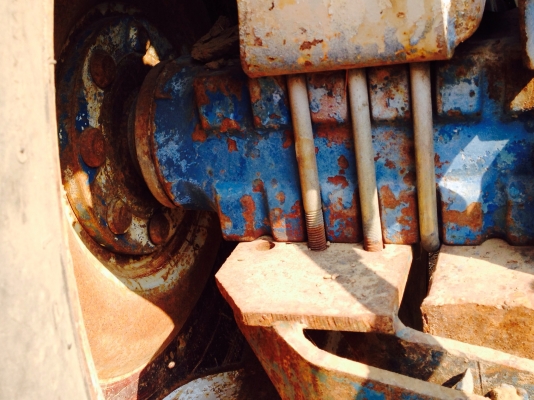 ขายรถไถFORD 77 - 1 เพลา  เลขเครื่อง T3 D4NN เลขเกียร์ C5NN ท้ายเบาะ C5NN รถสวยสภาพดีพร้อมใช้งาน อุปกรณ์ครบพร้อม มีใบมีดดันหน้า ผาน7สภาพดีมากพร้อมใช้งาน เอกสารซื้อขาย เครื่องแห้งแรงดี ระบบไฮดรอลิกส์ดี ยางหน้าหลังสภาพประมาณ 70\% ราคา 278,000