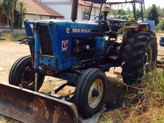 ขายรถไถFORD 77 - 1 เพลา  เลขเครื่อง T3 D4NN เลขเกียร์ C5NN ท้ายเบาะ C5NN รถสวยสภาพดีพร้อมใช้งาน อุปกรณ์ครบพร้อม มีใบมีดดันหน้า ผาน7สภาพดีมากพร้อมใช้งาน เอกสารซื้อขาย เครื่องแห้งแรงดี ระบบไฮดรอลิกส์ดี ยางหน้าหลังสภาพประมาณ 70\% ราคา 278,000