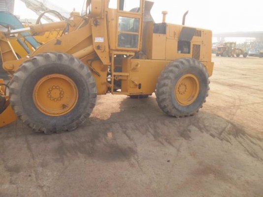 รถตัก ล้อยางเอวอ่อน 515  โทร.089-551-2032