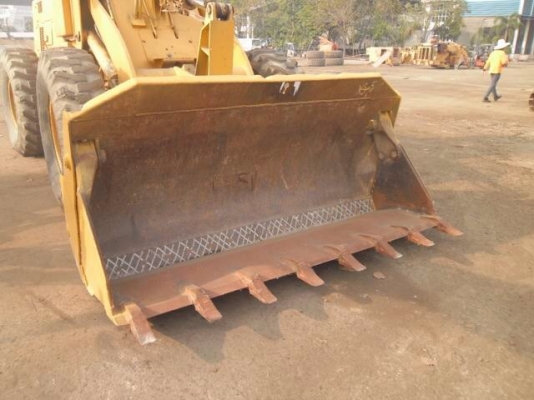 รถตัก ล้อยางเอวอ่อน 515  โทร.089-551-2032