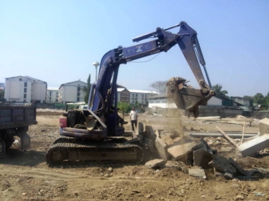 รถขุด KOMATSU PC75UU-2 รถเก่าญี่ปุ่นแต่ใช้งานได้ดีในเมืองไทย ชอบราคาเท่าไรต่อรองได้ครับ