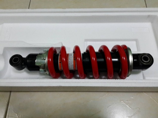 ขาย โช๊คหลัง Versys สีแดง 2013