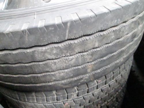 ยางเรเดียลพร้อมกระทะล้อ รหัสสินค้า : 14001637 น็อตล้อ 8 รู ขนาด 245/70R19.5