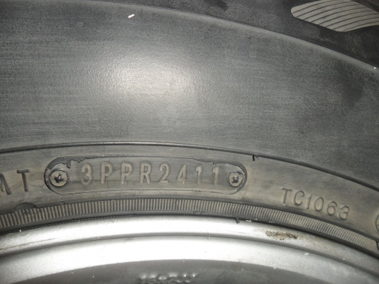 ล้อแม็ก 16นิ้ว6รู อีซูซุ พร้อมยาง สวยๆ 4 ล้อ ราคา 4800 บาท ล้อแม็ก 16นิ้ว6รู อีซูซุ พร้อมยาง สวยๆ 4 ล้อ ราคา 4800 บาท