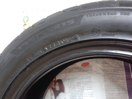 ยางซิ่ง,195/55R15 Bridgestone.RE002 ปี12เหนียวๆคู่นึง 2,200 ยางซิ่ง,195/55R15 Bridgestone.RE002 ปี12เหนียวๆคู่นึง 2,200