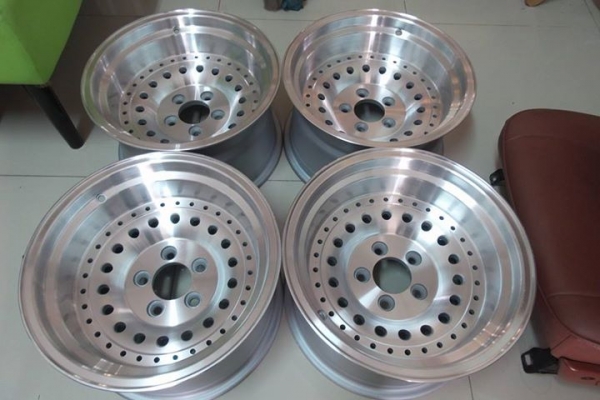 หยดน้ำ5/114 15x8.5 ET-34 4วง 9500บาท