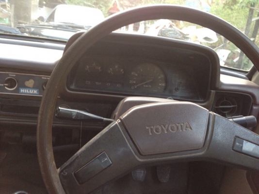 ขายกระบะตอนเดียว TOYOTA HILUX  ม้ากระโดด เครื่องเบนซิน 12 R (อดีตรถราชการ) (ขายแลัวครับ)