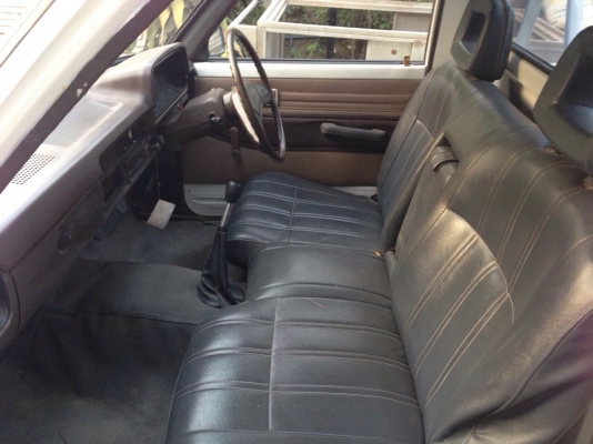 ขายกระบะตอนเดียว TOYOTA HILUX  ม้ากระโดด เครื่องเบนซิน 12 R (อดีตรถราชการ) (ขายแลัวครับ)