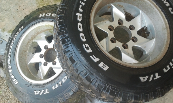 วันนี้ตัดโฟวิล..ก้านบิด 15X8.5 ET-34 6/139 ยางAll 235-75-15 ปี08ได้อีก 3-4มิล