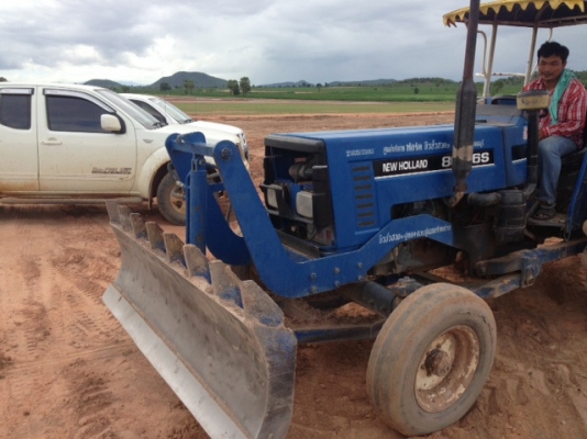 ขายรถไถ NEW HOLLAND 80-66s ลดเหลือ 220,000 บาท