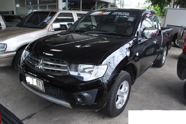 ขายกันชนหลัง triton cng 1800 บาทครับ  ติดต่อคุณ กฤษดา 087-1691151