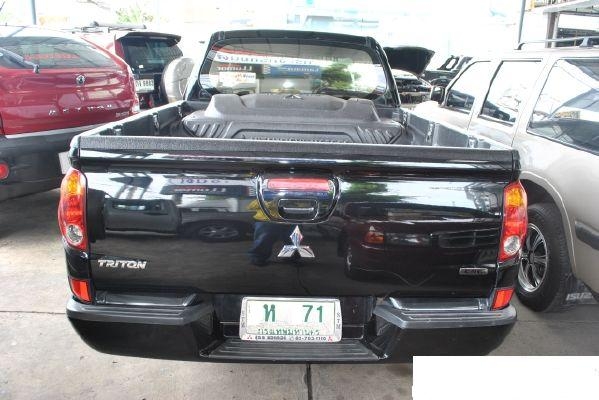 ขายกันชนหลัง triton cng 1800 บาทครับ  ติดต่อคุณ กฤษดา 087-1691151