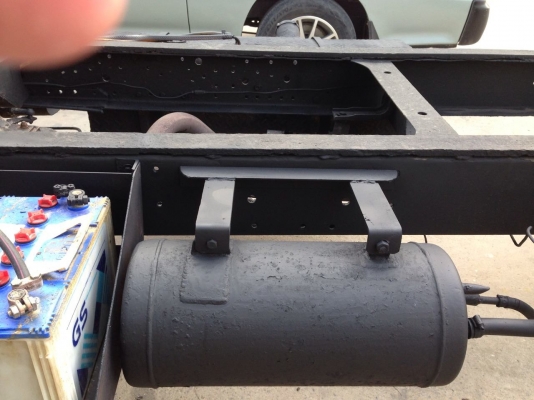 ***ขายแล้วครับขอบคุณ Truck2hand ขายหัวคัสซี 6ล้อ ISUZU NKR ตัวแรก(ยังไม่ขึ้นโค้ด) เครื่อง4BC2 ฝาดำ 100แรง เกียร์ยาว เครื่องดีแน่นแรง คัสซีดีเก็บสีเก็บงานแล้ว ยาว4.30ม.หัวเก๋งเดิมๆบางๆพอใช้ต้องเก็บ ภายในดีคอนโซลดี ยางดี6เส้น สีสันพอใช้ เก็บหัวอีกนิดหน่อยสว