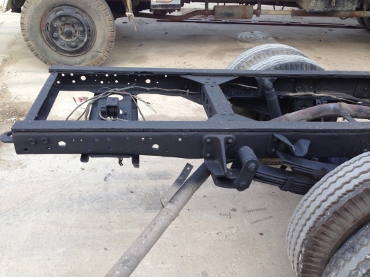 ***ขายแล้วครับขอบคุณ Truck2hand ขายหัวคัสซี 6ล้อ ISUZU NKR ตัวแรก(ยังไม่ขึ้นโค้ด) เครื่อง4BC2 ฝาดำ 100แรง เกียร์ยาว เครื่องดีแน่นแรง คัสซีดีเก็บสีเก็บงานแล้ว ยาว4.30ม.หัวเก๋งเดิมๆบางๆพอใช้ต้องเก็บ ภายในดีคอนโซลดี ยางดี6เส้น สีสันพอใช้ เก็บหัวอีกนิดหน่อยสว