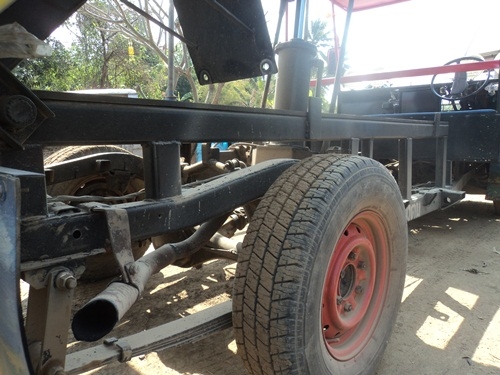 ขายรถอีแต๋นดั้มต่อใหม่ เครื่องอีสุสุ75HP  เปลียนถ่ายน้ำมันเครื่อง เกียร์เฟืองท้ายแล้ว  ตอนนี้ก็ใช้อยู่เป็นอะไรก็เช็คให้เลยครับ