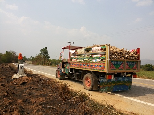 ขายรถอีแต๋นดั้มต่อใหม่ เครื่องอีสุสุ75HP  เปลียนถ่ายน้ำมันเครื่อง เกียร์เฟืองท้ายแล้ว  ตอนนี้ก็ใช้อยู่เป็นอะไรก็เช็คให้เลยครับ