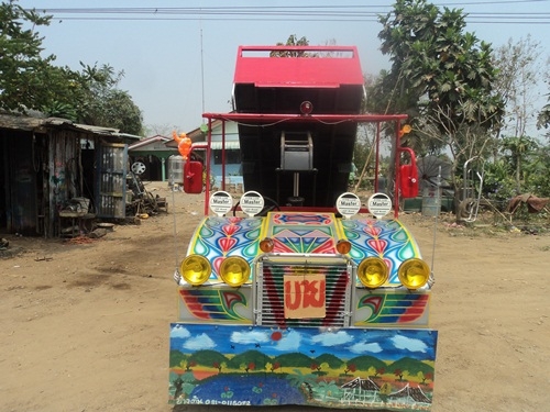 ขายรถอีแต๋นดั้มต่อใหม่ เครื่องอีสุสุ75HP  เปลียนถ่ายน้ำมันเครื่อง เกียร์เฟืองท้ายแล้ว  ตอนนี้ก็ใช้อยู่เป็นอะไรก็เช็คให้เลยครับ