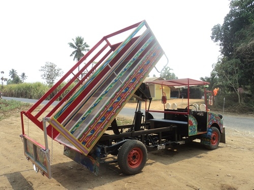 ขายรถอีแต๋นดั้มต่อใหม่ เครื่องอีสุสุ75HP  เปลียนถ่ายน้ำมันเครื่อง เกียร์เฟืองท้ายแล้ว  ตอนนี้ก็ใช้อยู่เป็นอะไรก็เช็คให้เลยครับ