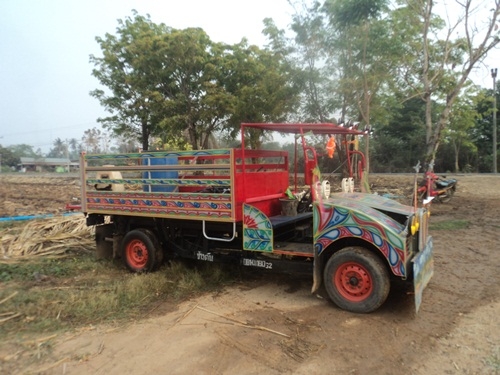 ขายรถอีแต๋นดั้มต่อใหม่ เครื่องอีสุสุ75HP  เปลียนถ่ายน้ำมันเครื่อง เกียร์เฟืองท้ายแล้ว  ตอนนี้ก็ใช้อยู่เป็นอะไรก็เช็คให้เลยครับ