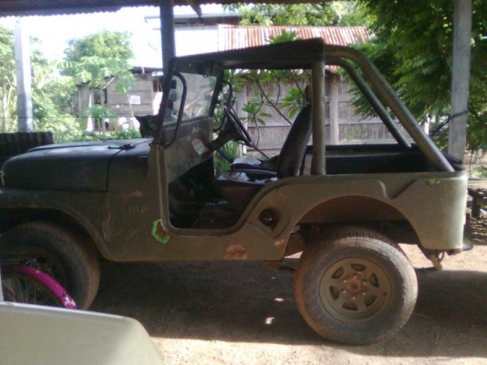 จี๊ปหน้ากบสั้น