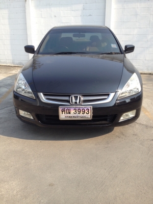 ขายรถเก๋ง Honda Accord สีดำ ปี2005 ราคาถูก