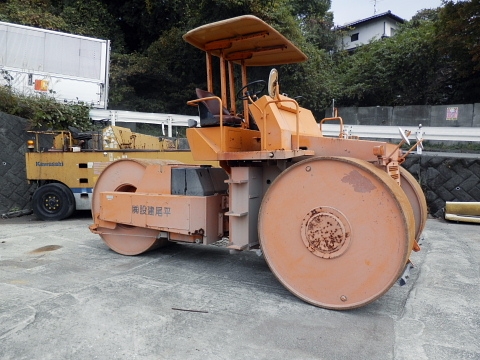 รถบดถนนสามล้อเหล็ก R2S