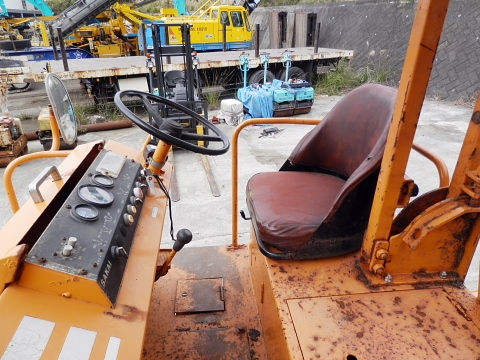 รถบดถนนสามล้อเหล็ก R2S