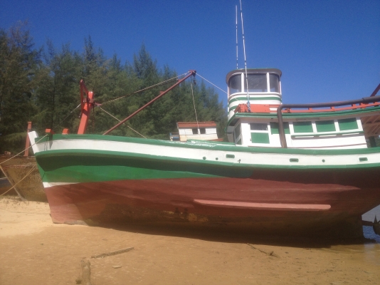 ขายเรือประมง ยาว 14 ม. กว้าง 3.85 ม. เครื่องยนต์ HINO รุ่น EH700 *168แรงม้า สภาพพร้อมใช้งาน(มี GPS , Sounder และ วิทยุมดดำ มีแท่นวางเครื่องปั๋นไฟ) ขายเรือประมง ยาว 14 ม. กว้าง 3.85 ม. เครื่องยนต์ HINO รุ่น EH700 *168แรงม้า สภาพพร้อมใช้งาน(มี GPS , Sounder และ วิทยุมดดำ มีแท่นวางเครื่องปั๋นไฟ)