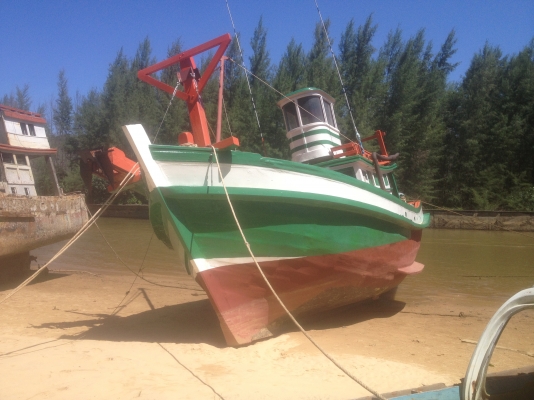 ขายเรือประมง ยาว 14 ม. กว้าง 3.85 ม. เครื่องยนต์ HINO รุ่น EH700 *168แรงม้า สภาพพร้อมใช้งาน(มี GPS , Sounder และ วิทยุมดดำ มีแท่นวางเครื่องปั๋นไฟ) ขายเรือประมง ยาว 14 ม. กว้าง 3.85 ม. เครื่องยนต์ HINO รุ่น EH700 *168แรงม้า สภาพพร้อมใช้งาน(มี GPS , Sounder และ วิทยุมดดำ มีแท่นวางเครื่องปั๋นไฟ)