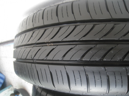 ขายล้อกะทะป้ายแดง new yaris 15" 4รู100 +ยาง dunlop enasave ec300 185/60r15 ยางผลิตสัปดาห์ที่ 49 ปี13 ตุ่มและสีที่หน้ายางมีทุกเส้นครับ ขายทั้งชุด 6,900 บาทครับ สนใจติดต่อเล็กคลองสามครับ 081-3747940