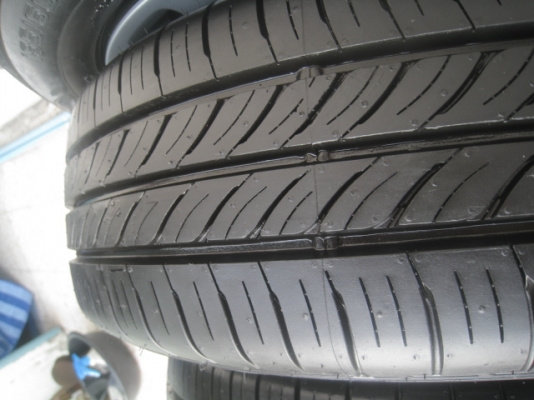 ขายล้อกะทะป้ายแดง new yaris 15" 4รู100 +ยาง dunlop enasave ec300 185/60r15 ยางผลิตสัปดาห์ที่ 49 ปี13 ตุ่มและสีที่หน้ายางมีทุกเส้นครับ ขายทั้งชุด 6,900 บาทครับ สนใจติดต่อเล็กคลองสามครับ 081-3747940