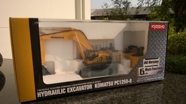 ขายแม็คโครบังคับวิทยุ Kyosho Komatsu PC1250-8 ขายแม็คโครบังคับวิทยุ Kyosho Komatsu PC1250-8